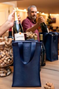 A Cramby oferece brindes personalizados que são perfeitos para estreitar laços com clientes e colaboradores, criando experiências exclusivas e duradouras.