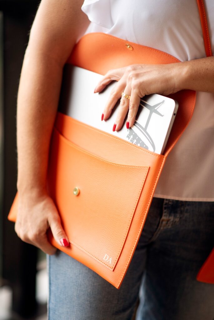 A Cramby oferece brindes personalizados que são perfeitos para estreitar laços com clientes e colaboradores, criando experiências exclusivas e duradouras.